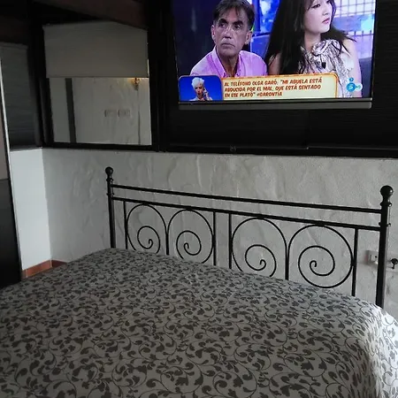 Aloelux !! - Private With Pool , Jacuzzi, Cinema, Massage ,wonderful View, Art Desing