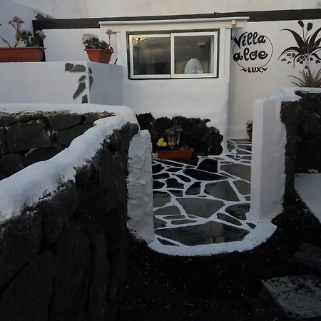 Aloelux !! - Private With Pool , Jacuzzi, Cinema, Massage ,wonderful View, Art Desing