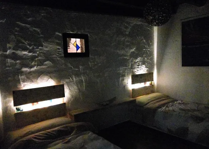 Aloelux !! - Private With Pool , Jacuzzi, Cinema, Massage ,wonderful View, Art Desing *