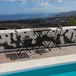 Aloelux !! - Private With Pool , Jacuzzi, Cinema, Massage ,wonderful View, Art Desing Σπίτι διακοπών