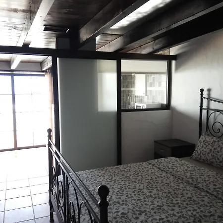 Aloelux !! - Private With Pool , Jacuzzi, Cinema, Massage ,wonderful View, Art Desing Σπίτι διακοπών *