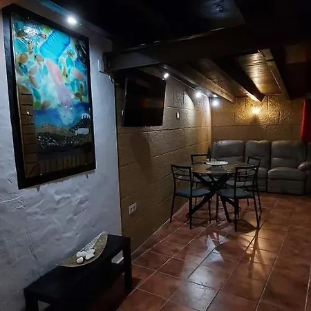 Aloelux !! - Private With Pool , Jacuzzi, Cinema, Massage ,wonderful View, Art Desing *