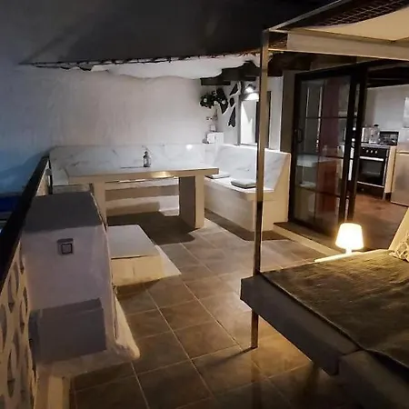 Aloelux !! - Private With Pool , Jacuzzi, Cinema, Massage ,wonderful View, Art Desing בית נופש Tías