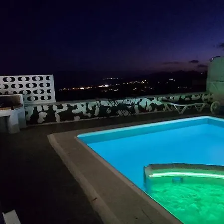 Aloelux !! - Private With Pool , Jacuzzi, Cinema, Massage ,wonderful View, Art Desing