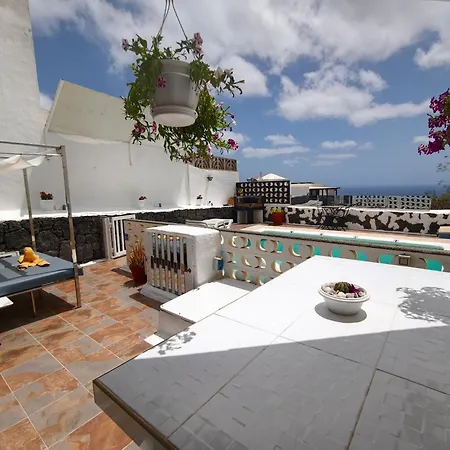 Aloelux Villa 2 ! - Private Villa With Pool , 2 Jacuzzis, Cinema, Balinese Bed, Wonderful View, Art Desing Villa Feriehus