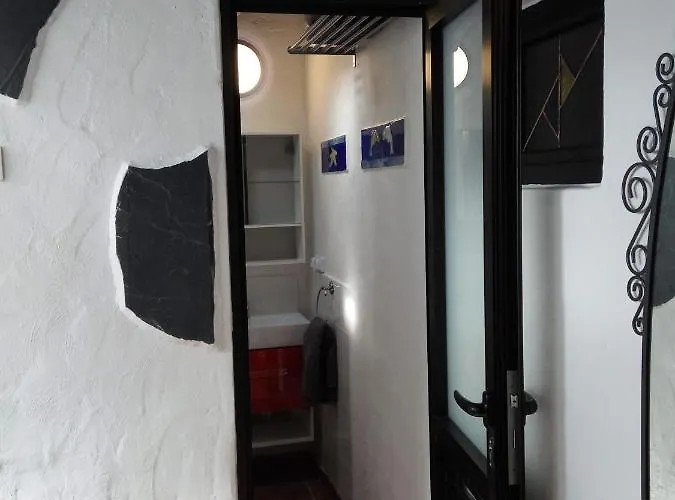 Aloelux !! - Private With Pool , Jacuzzi, Cinema, Massage ,wonderful View, Art Desing