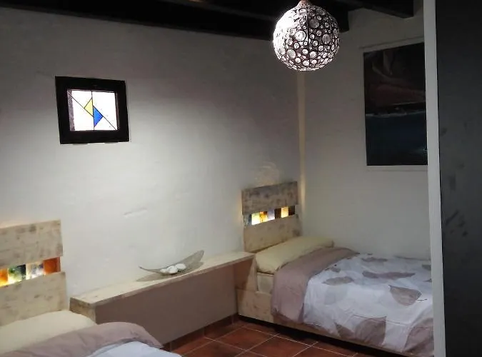 Aloelux !! - Private With Pool , Jacuzzi, Cinema, Massage ,wonderful View, Art Desing *