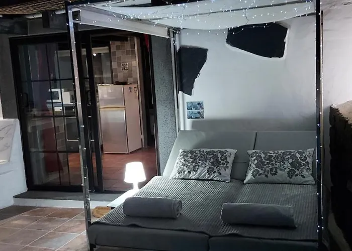 Holiday home Aloelux !! - Private With Pool , Jacuzzi, Cinema, Massage ,wonderful View, Art Desing