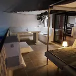 Aloelux !! - Private With Pool , Jacuzzi, Cinema, Massage ,wonderful View, Art Desing 度假居 蒂亚斯