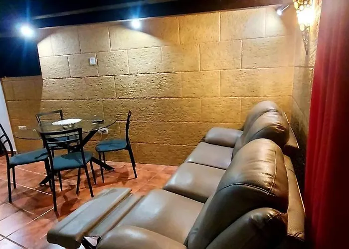 Dom wakacyjny Aloelux !! - Private With Pool , Jacuzzi, Cinema, Massage ,wonderful View, Art Desing